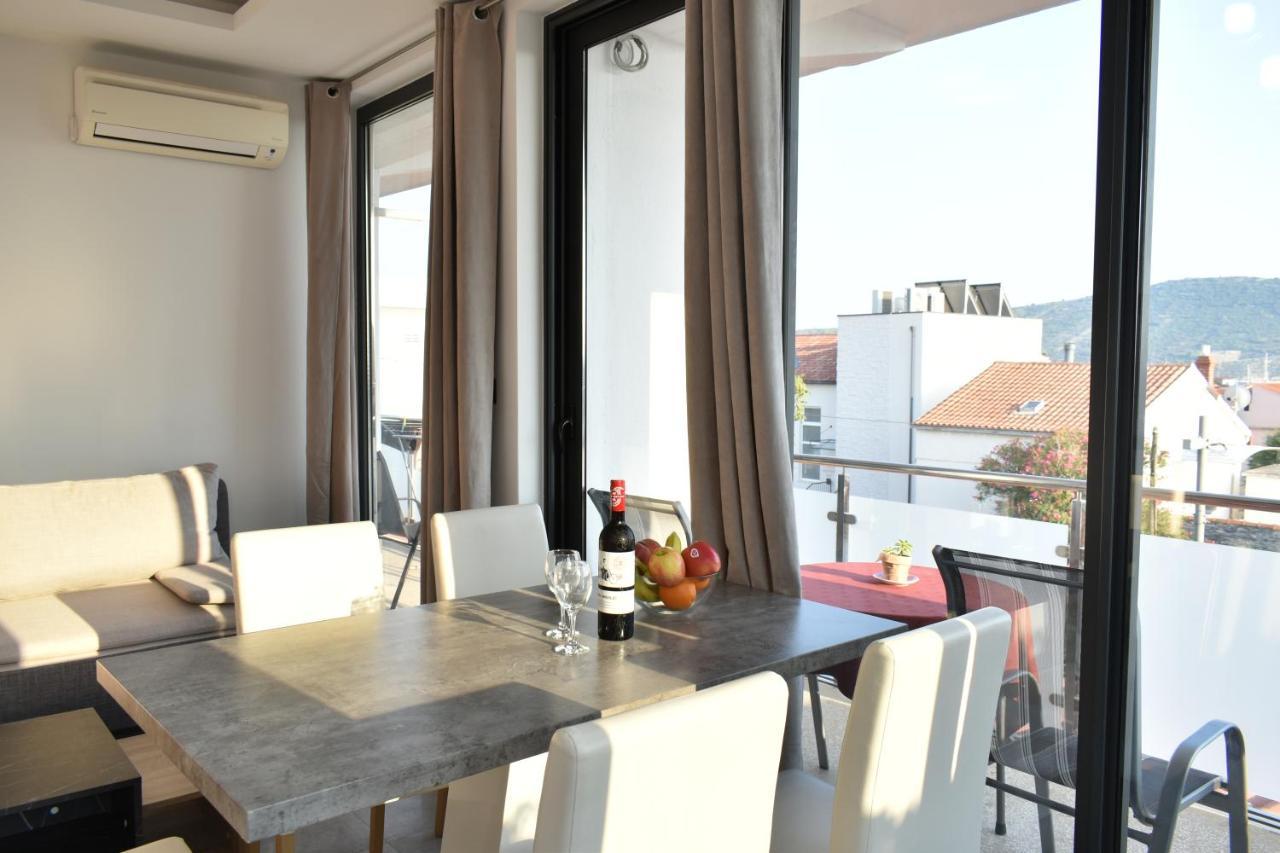 Apartments Toni Примоштен Экстерьер фото