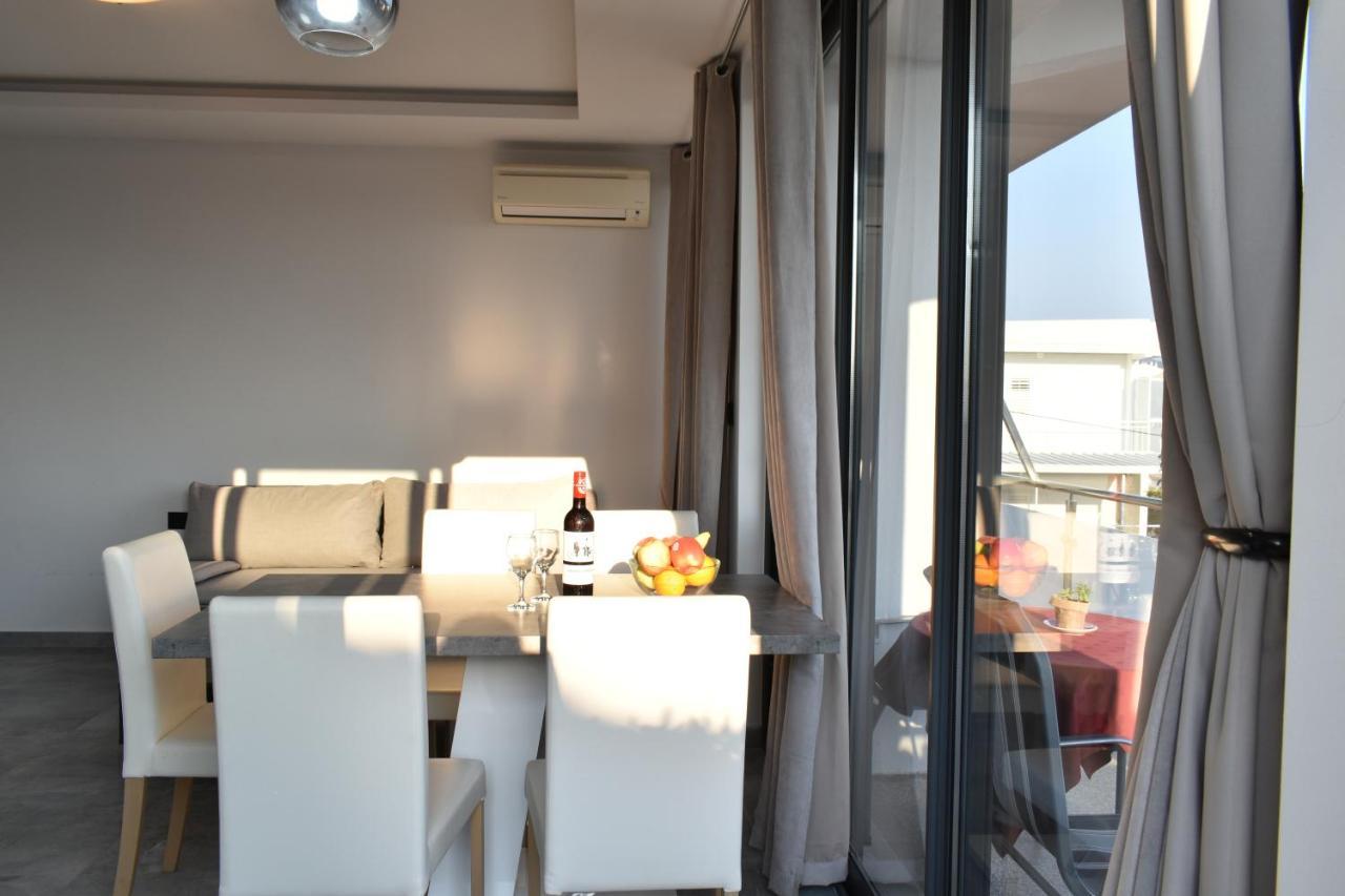 Apartments Toni Примоштен Экстерьер фото
