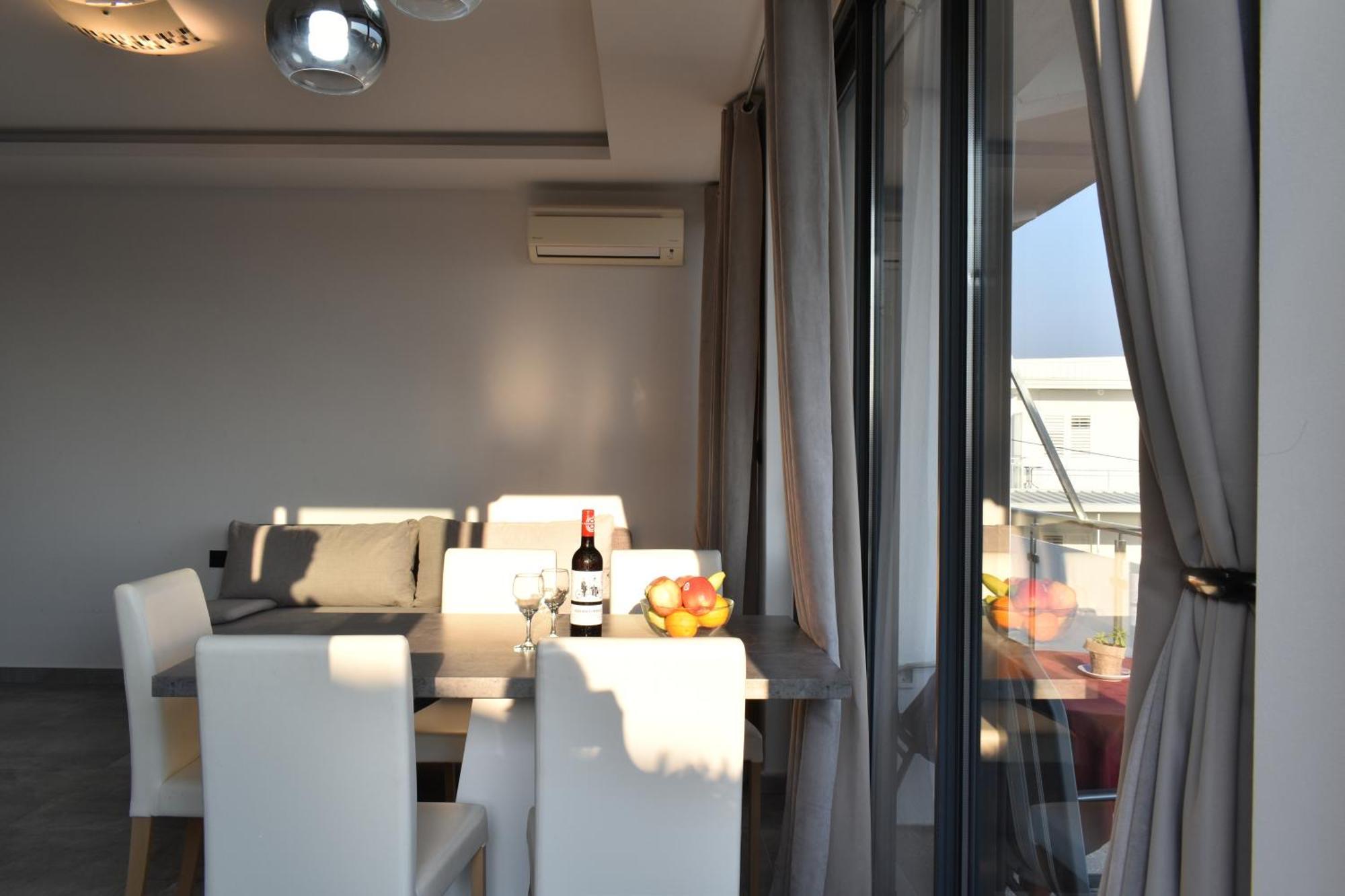 Apartments Toni Примоштен Экстерьер фото